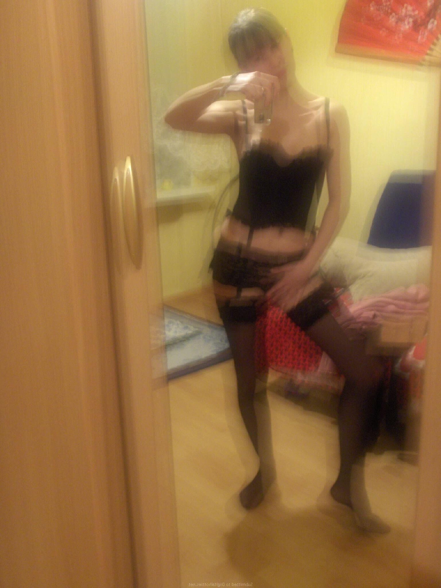 Chica amateur sola ()