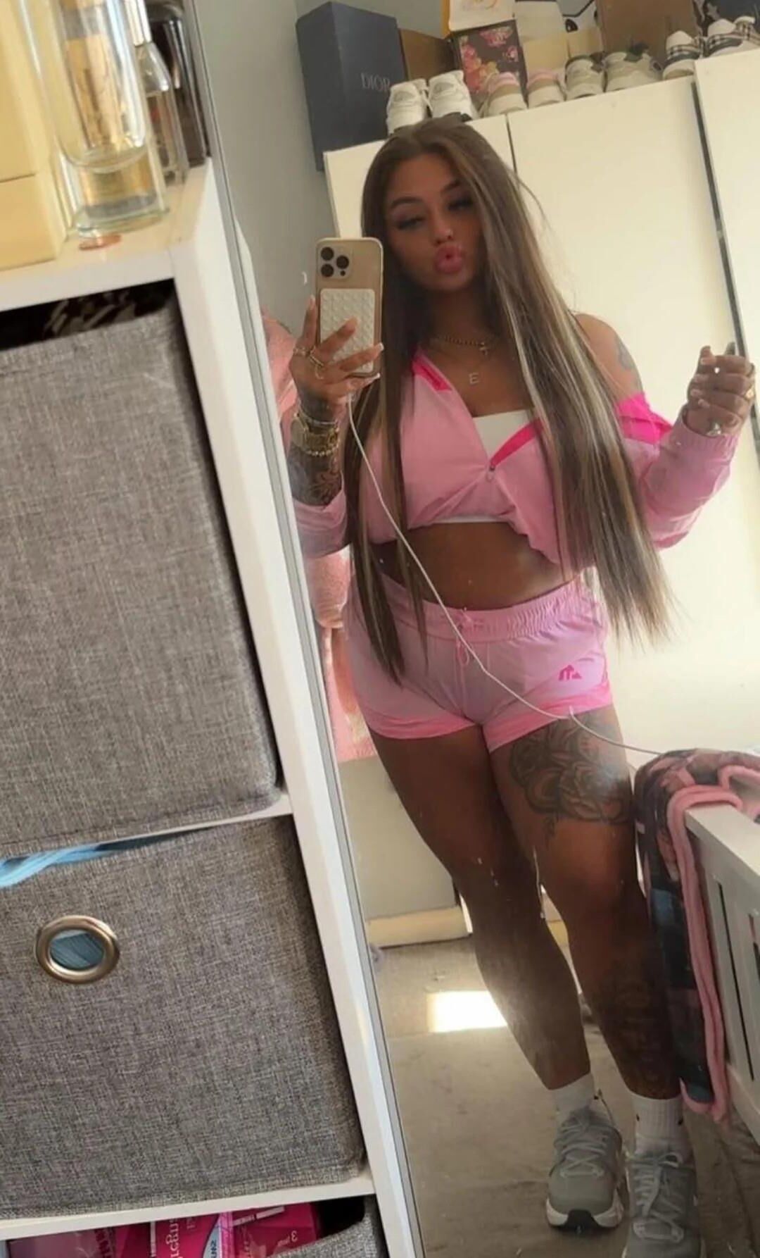 Girls in Pink 