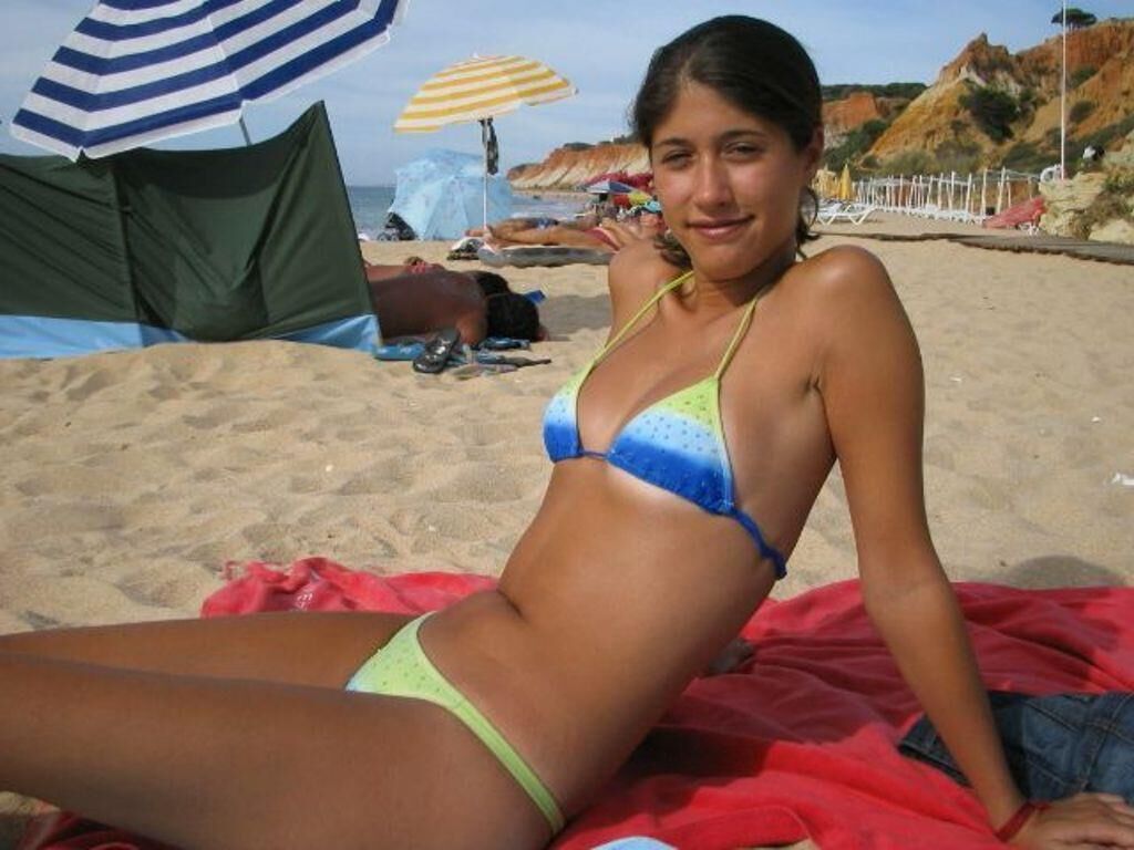 chica amateur sola ()