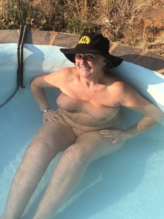 Abuelas desnudas