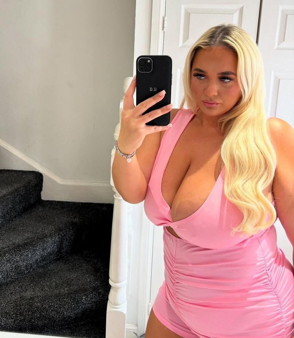 Girls in Pink 