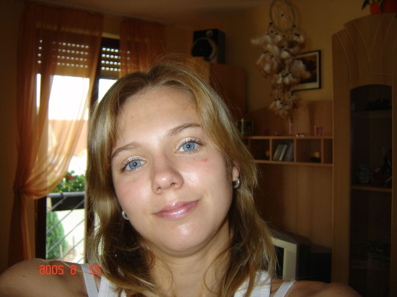 Chica amateur sola ()