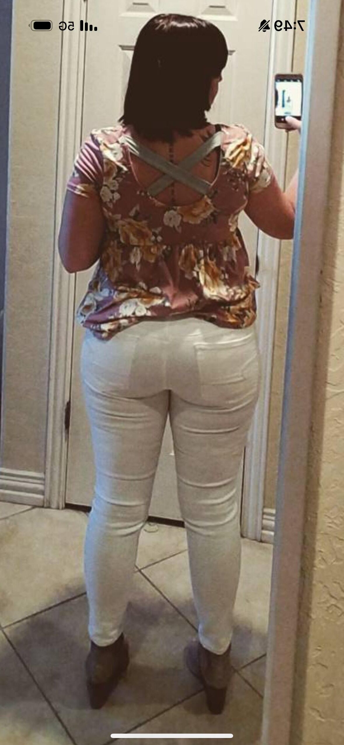 Sexy insta fashion mom with thick thighs and mom bod (non nude)