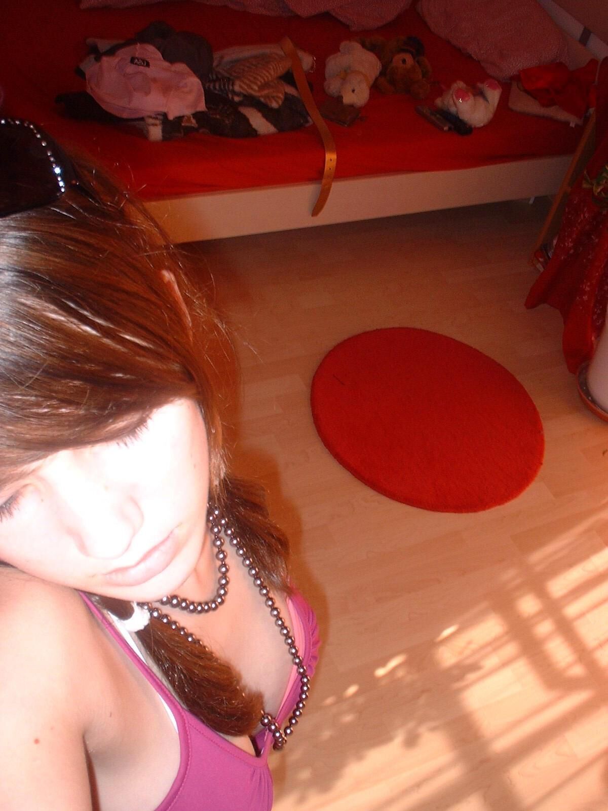 Chica amateur sola ()