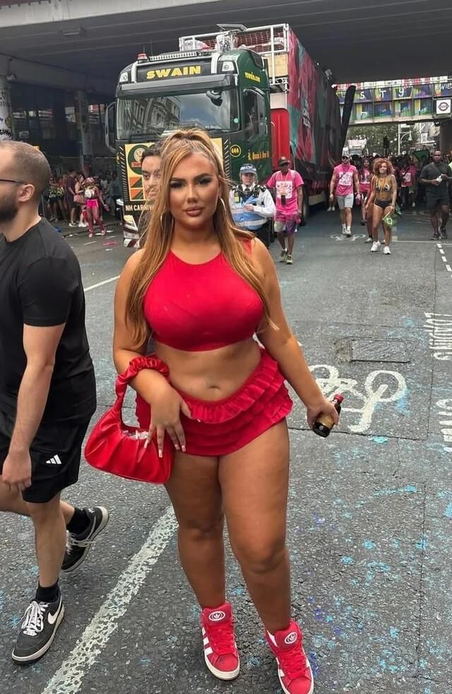 Girls in Red 