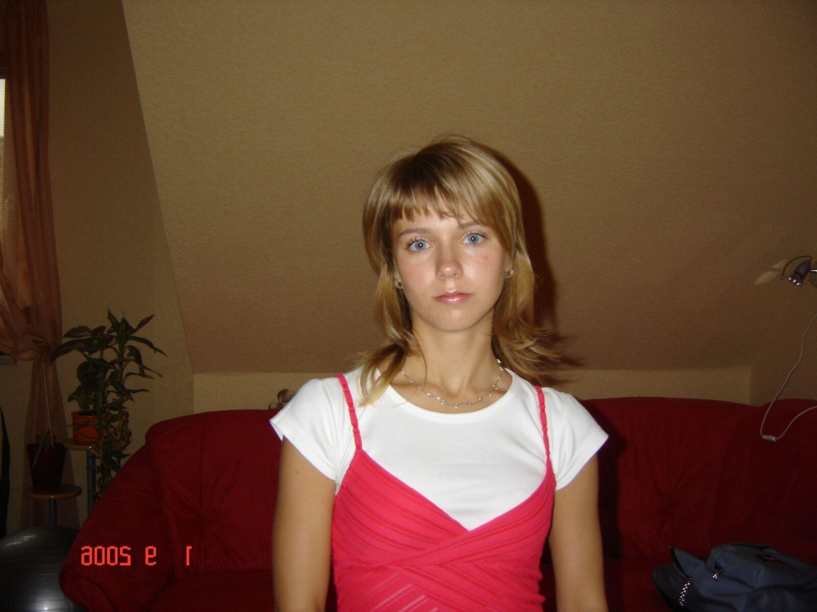 Chica amateur sola ()