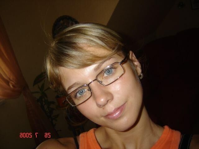 Chica amateur sola ()