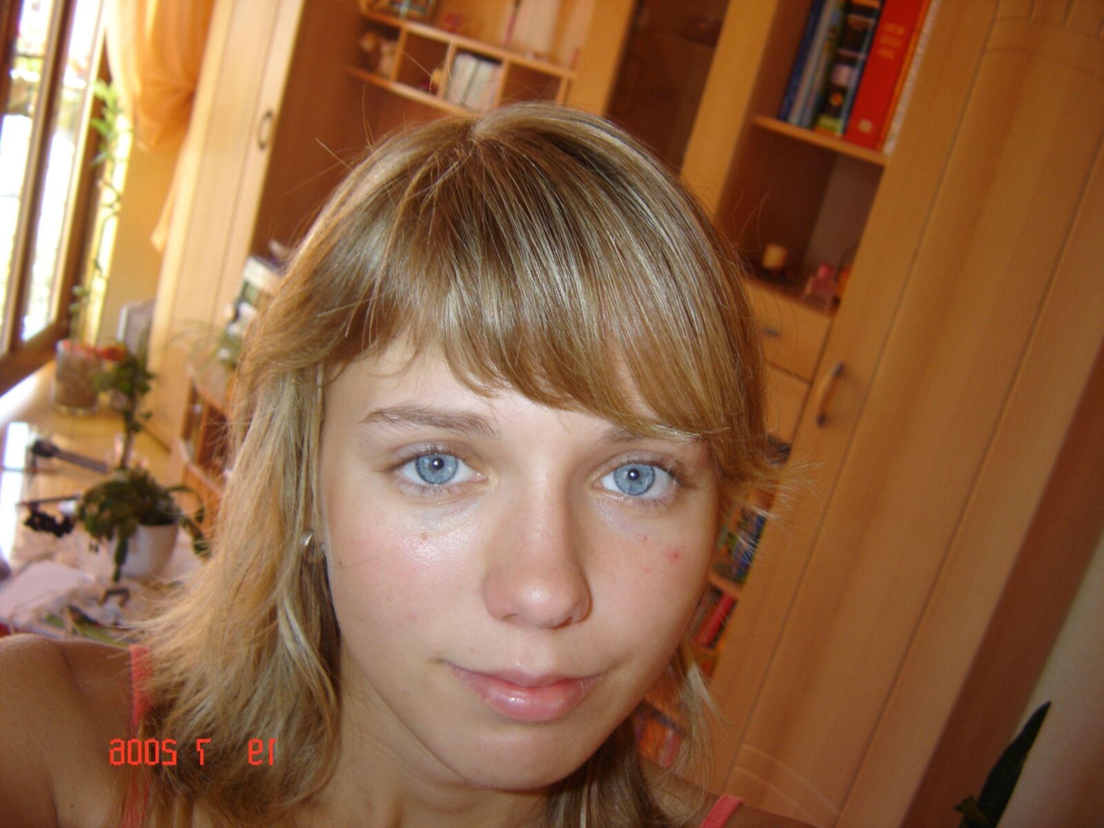 Chica amateur sola ()