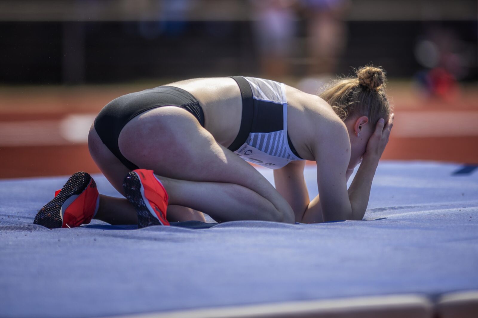 Sportswoman 