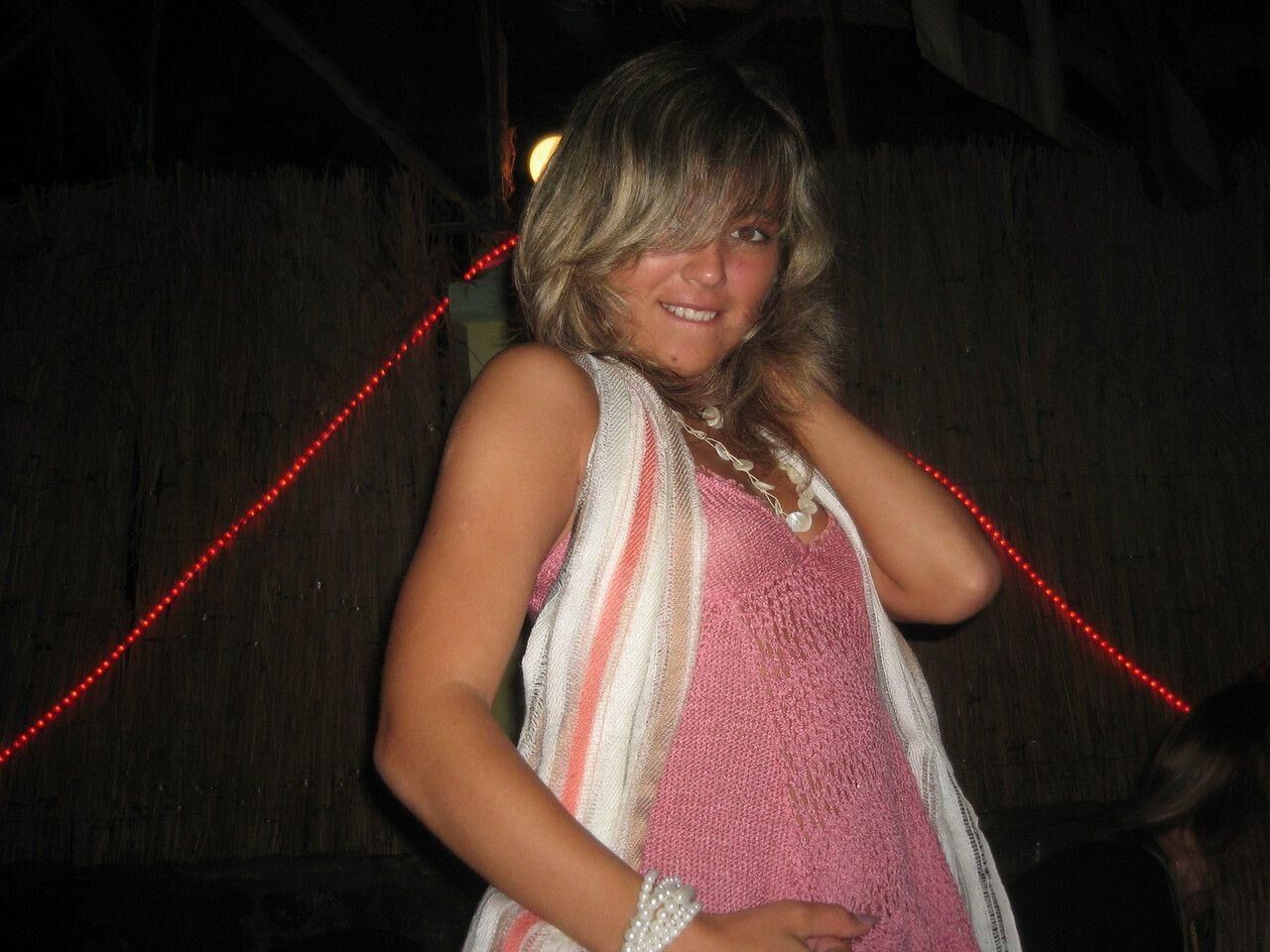 Chica amateur sola ()