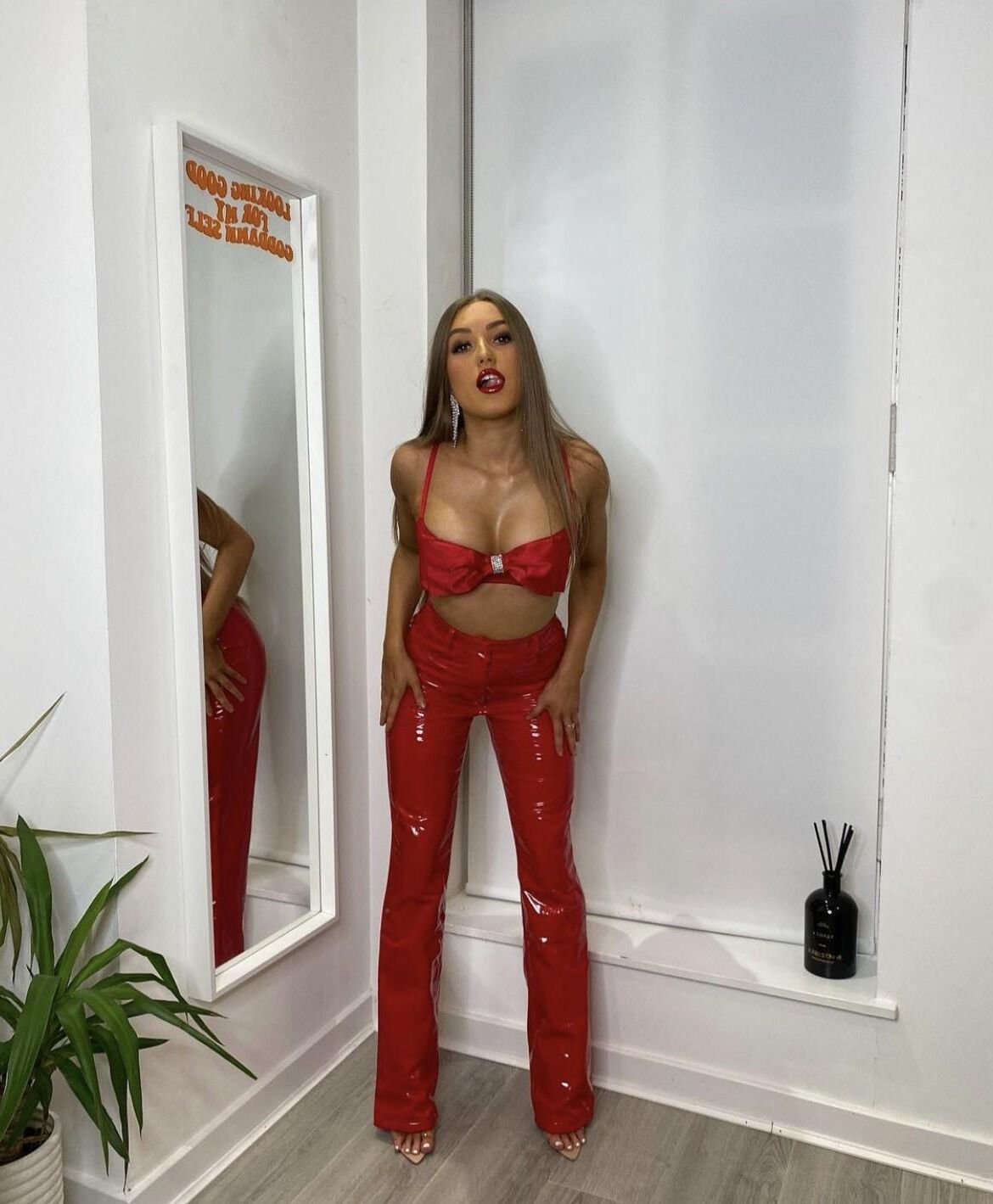 Girls in Red 