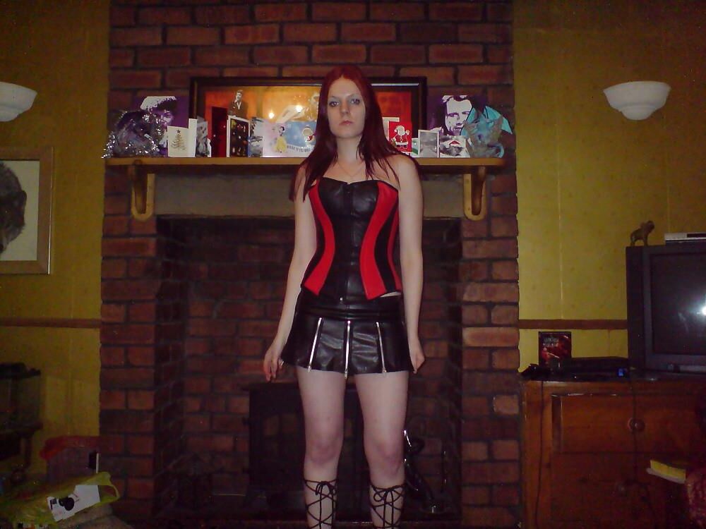 Chica amateur sola ()
