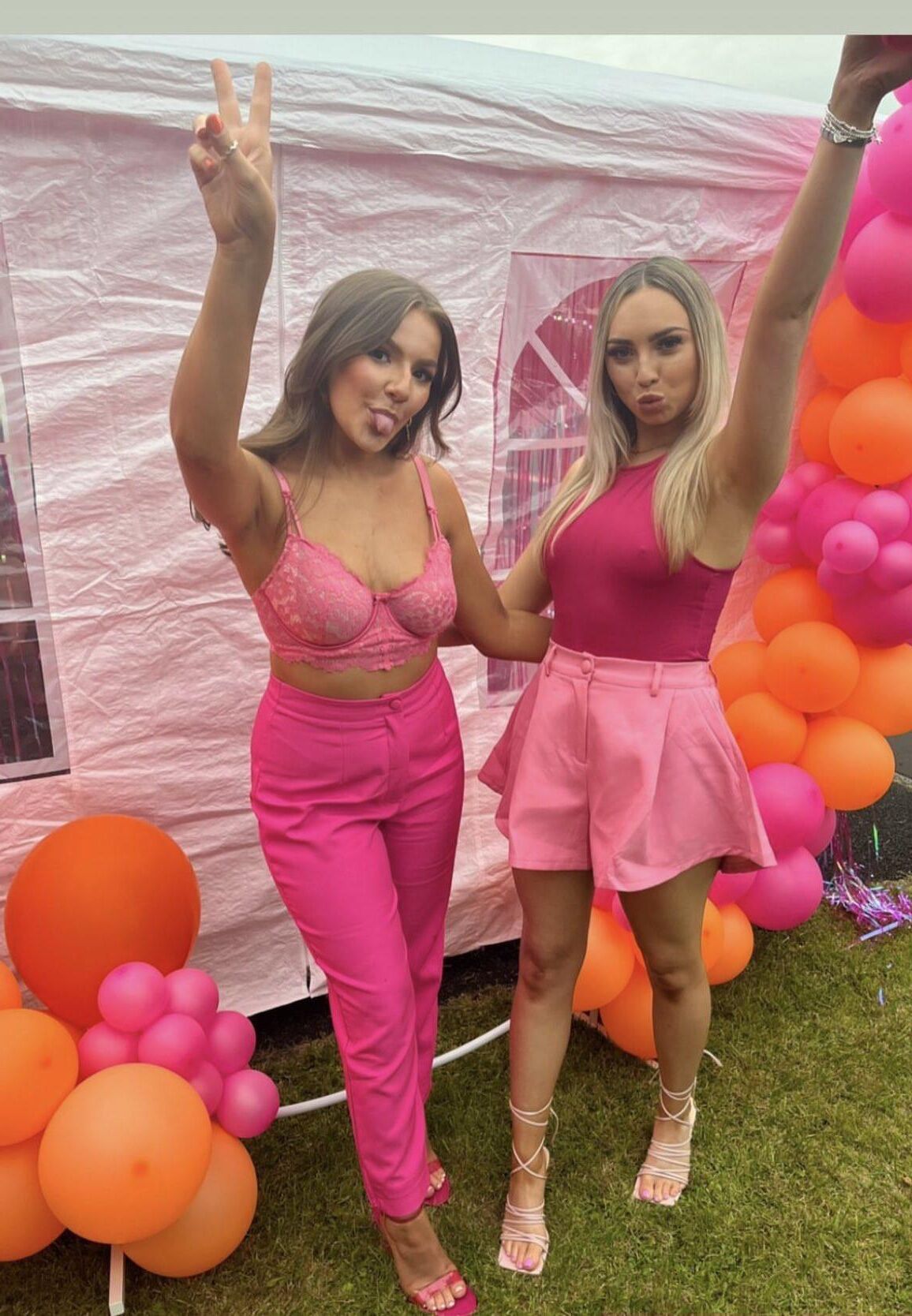 Girls in Pink 