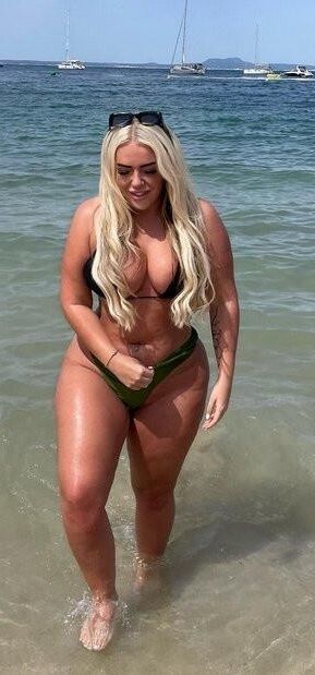 Curvy Girls 
