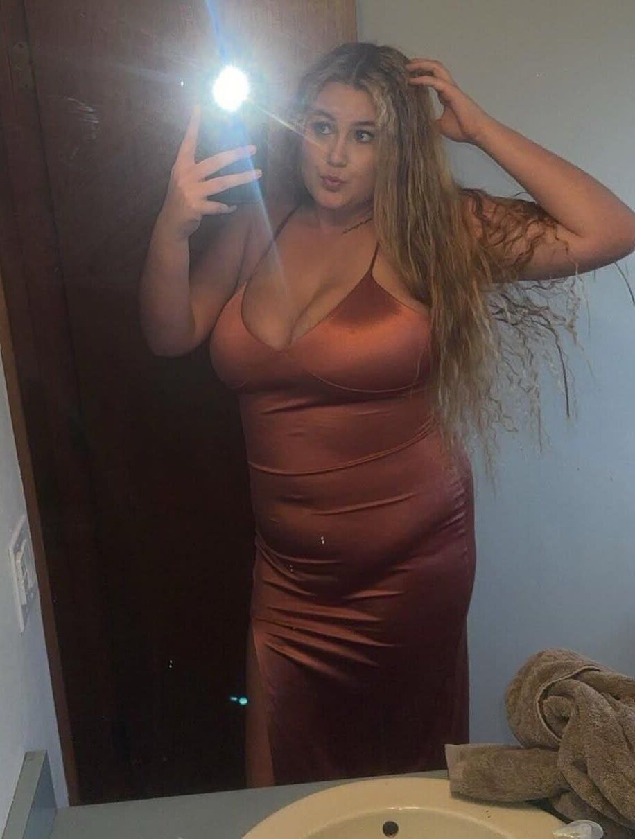 Curvy Girls 