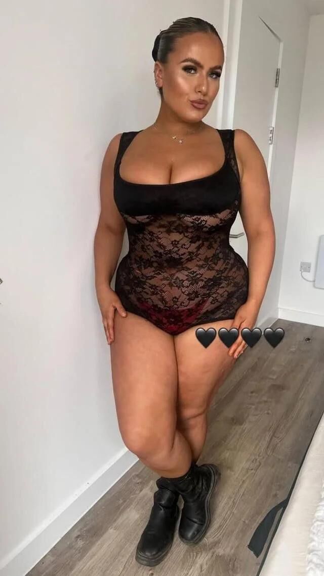 Curvy Girls 