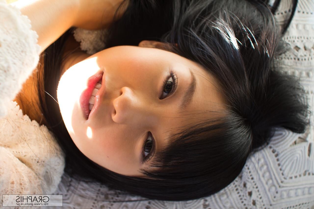 Nana Ogura Graphisgals No. Glomamerus Body
