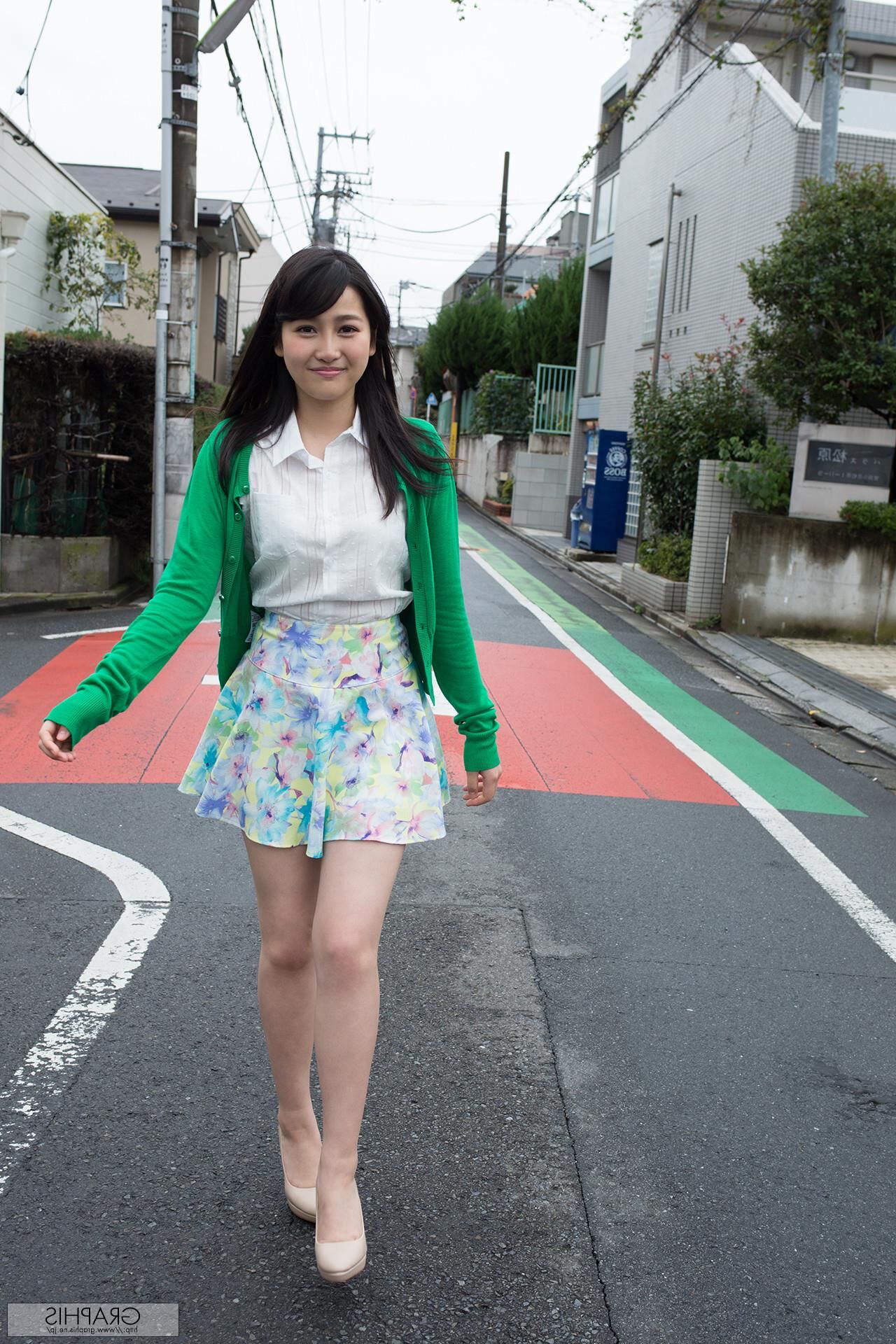 Risa Onodera Graphisgals No. sobre ella