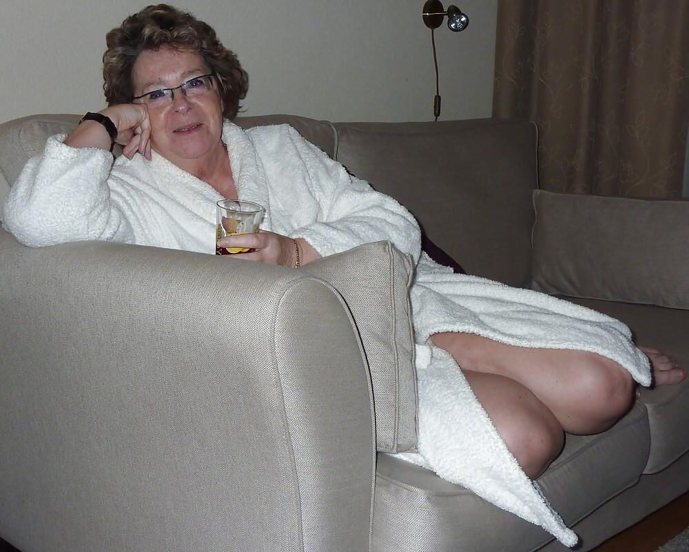 Mature NN but alluring