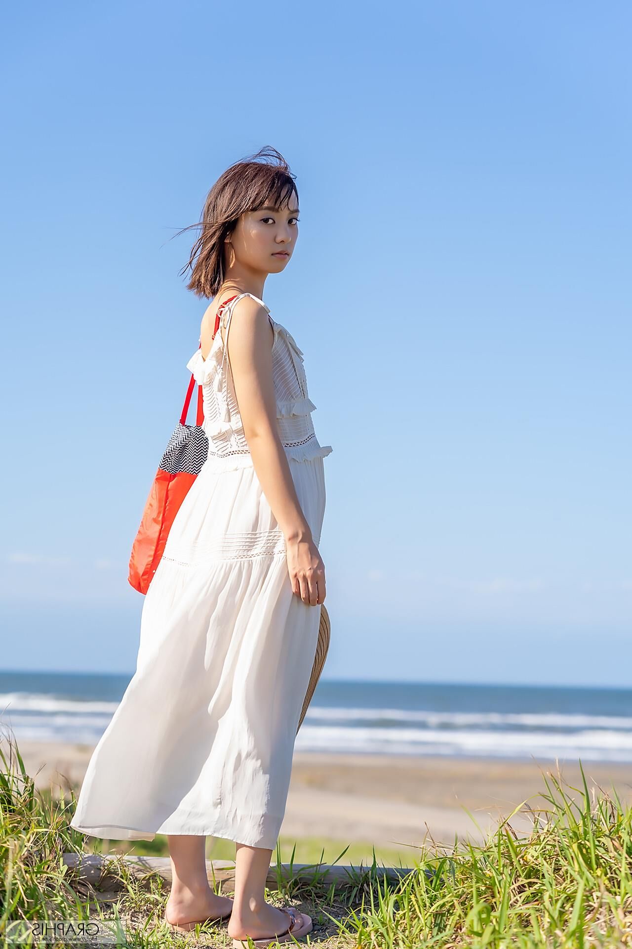 Suzu Monami GraphisGals First Gravure