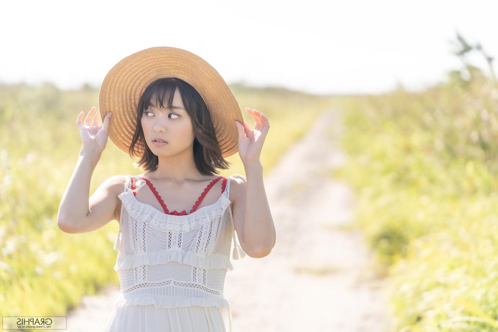 Suzu Monami GraphisGals First Gravure