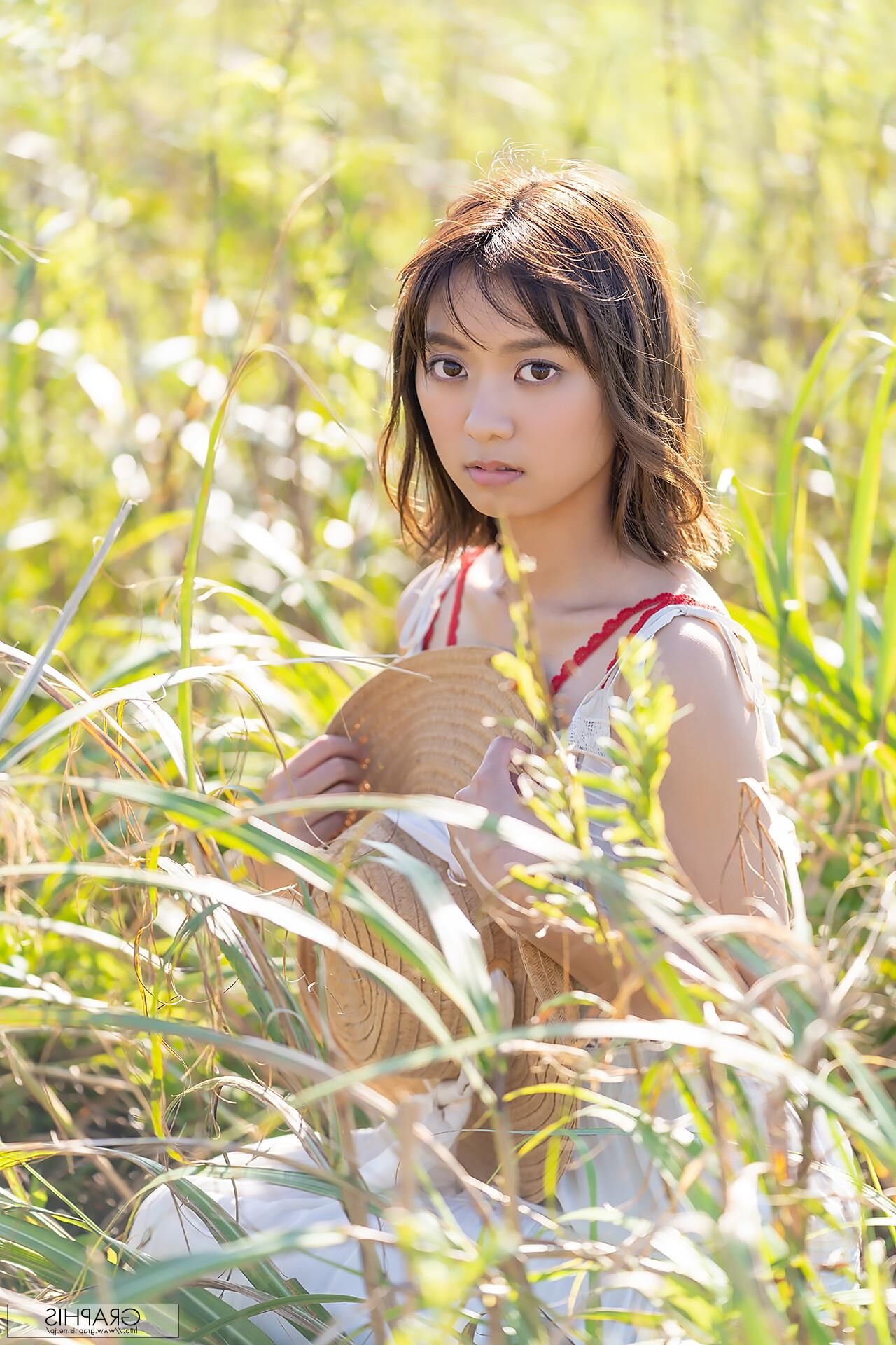 Suzu Monami GraphisGals First Gravure