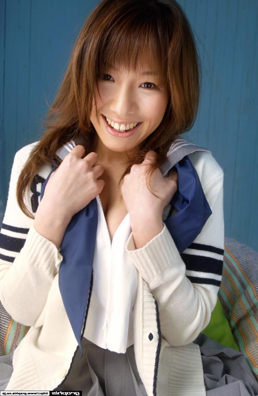 Towa Aino GraphisGals No. Nine Clothes