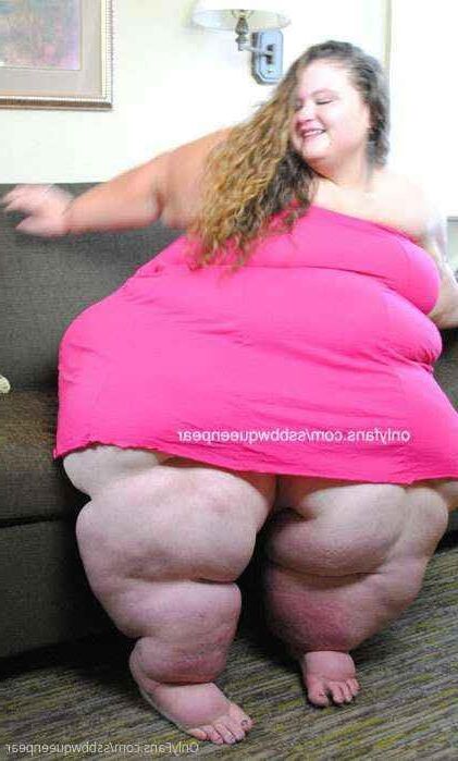 Large Women in Dresses and Skirts
