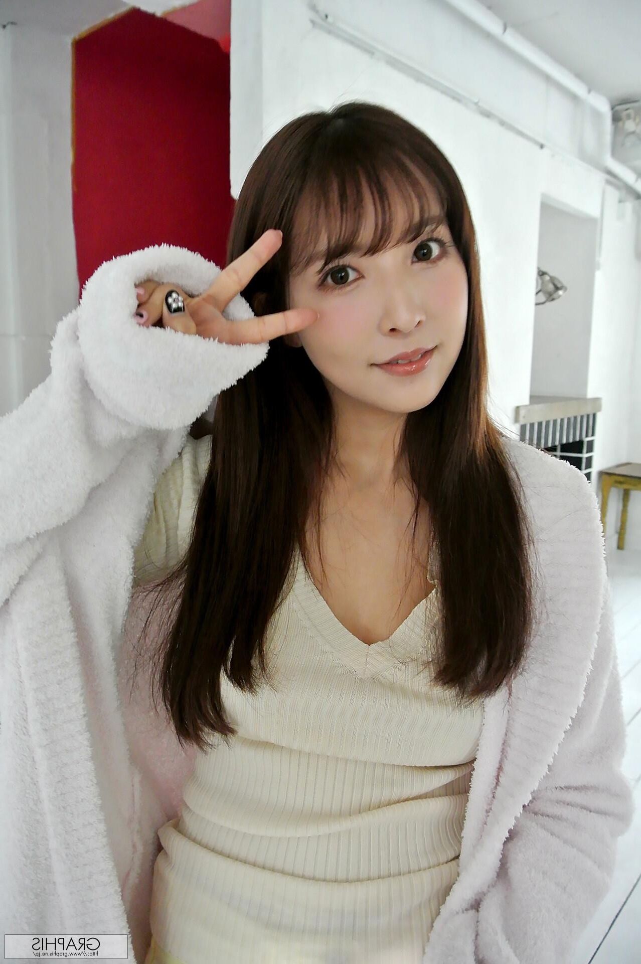 Yua Mikami GraphisGals Sweet Smile