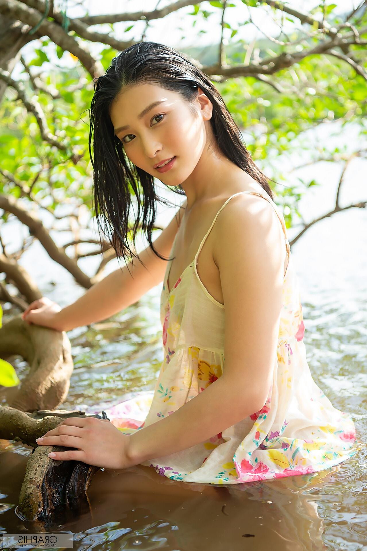 Suzu Honjo GraphisGals A New Star