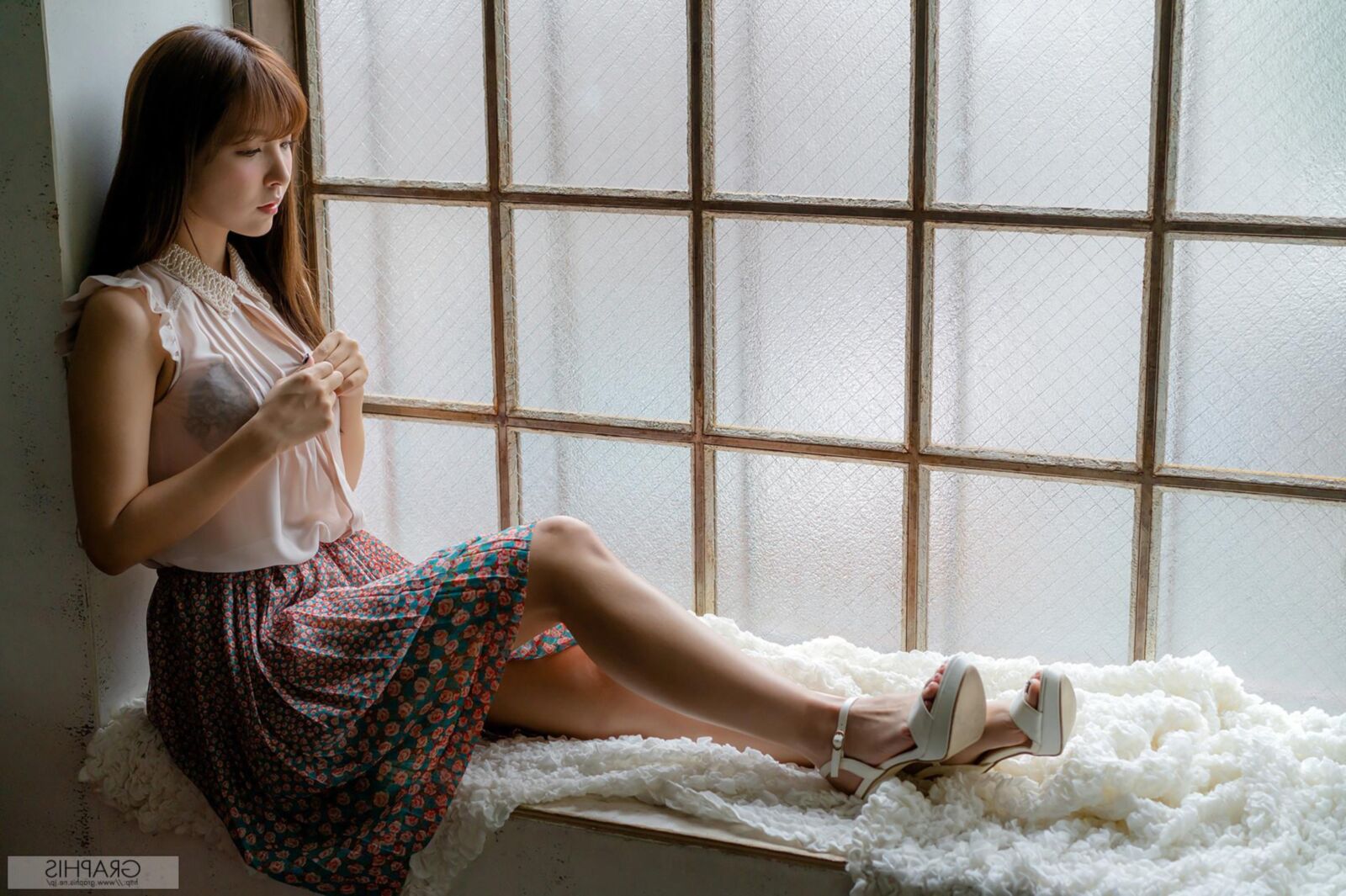 Yua Mikami GraphisGals Sweet Smile