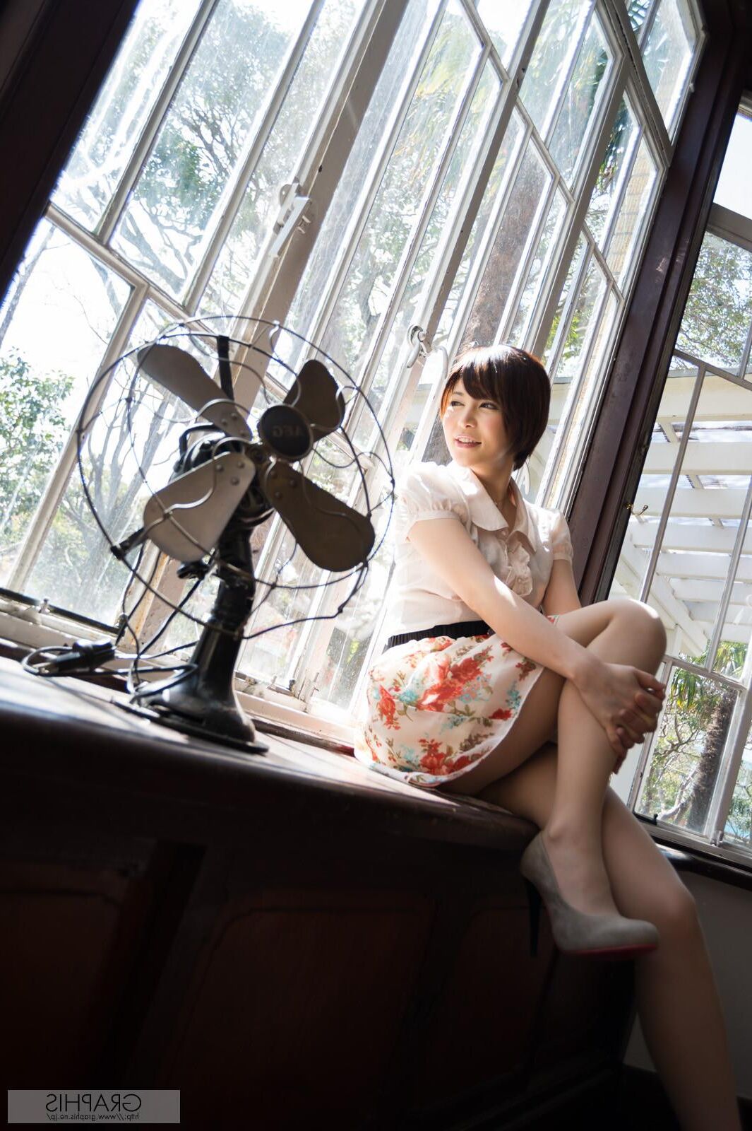 Yuria Satomi GraphisGals No. Pussy Cat