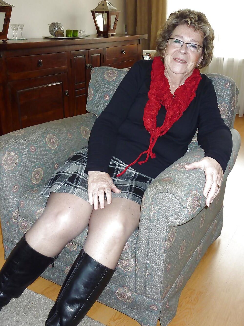 Mature NN but alluring