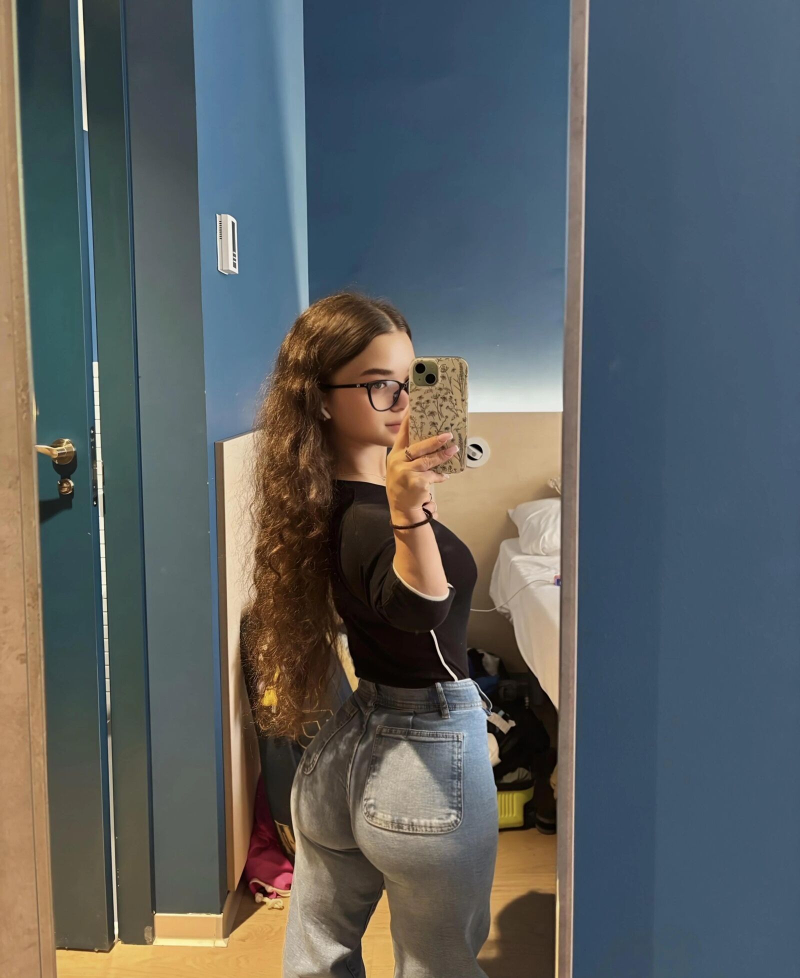 Girls In Jeans 