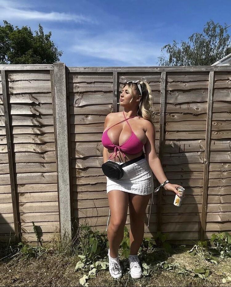 Massive Tits 