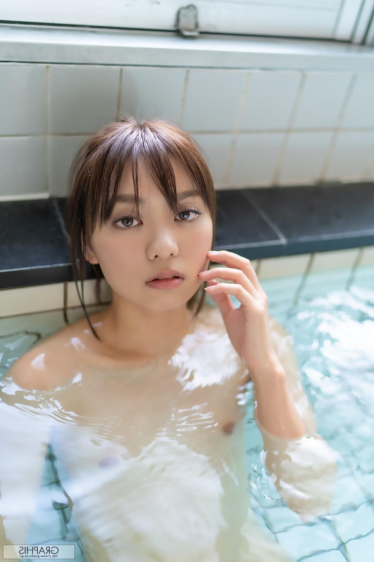 Suzu Monami GraphisGals First Gravure
