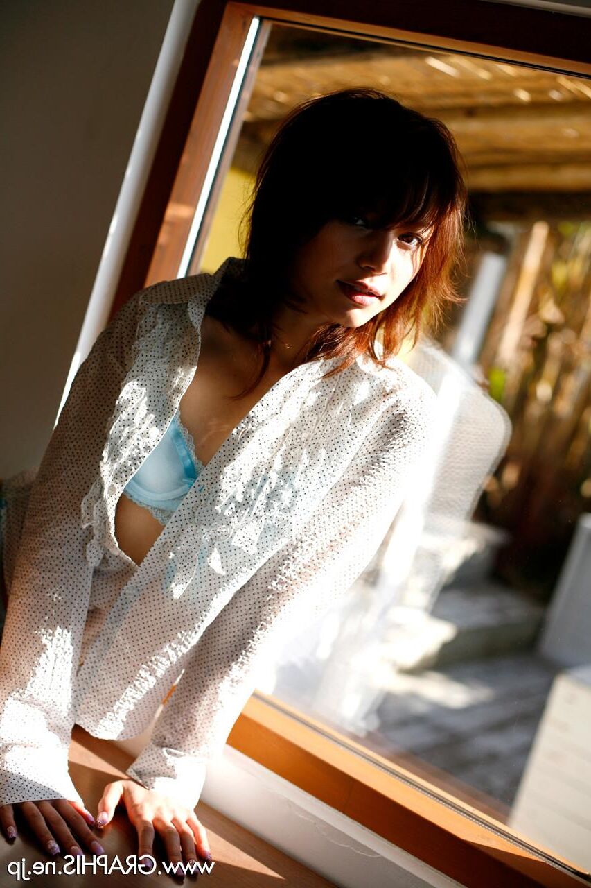 Tina Yuzuki GraphisGals No. Source of Light