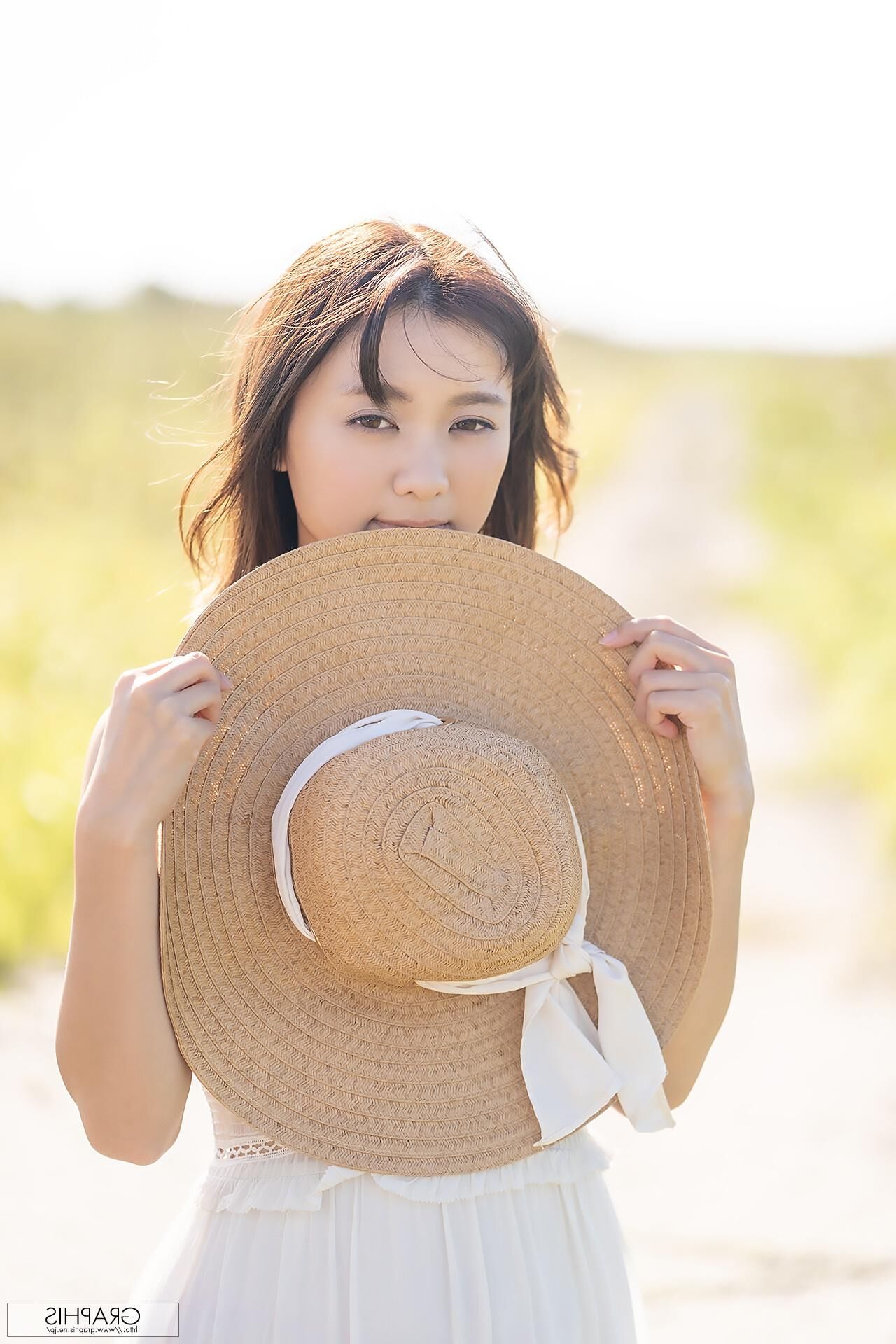Suzu Monami GraphisGals First Gravure