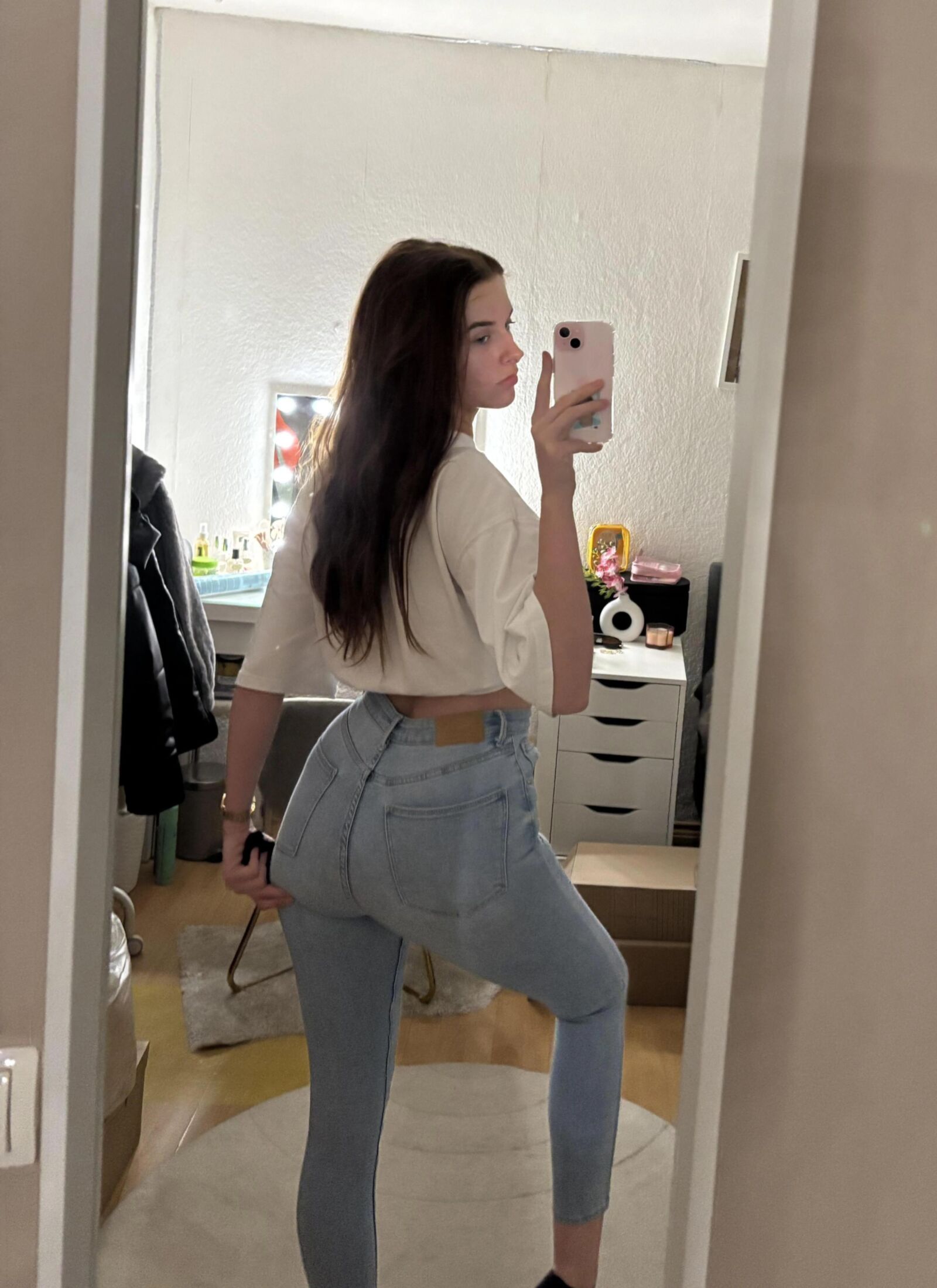 Girls In Jeans 