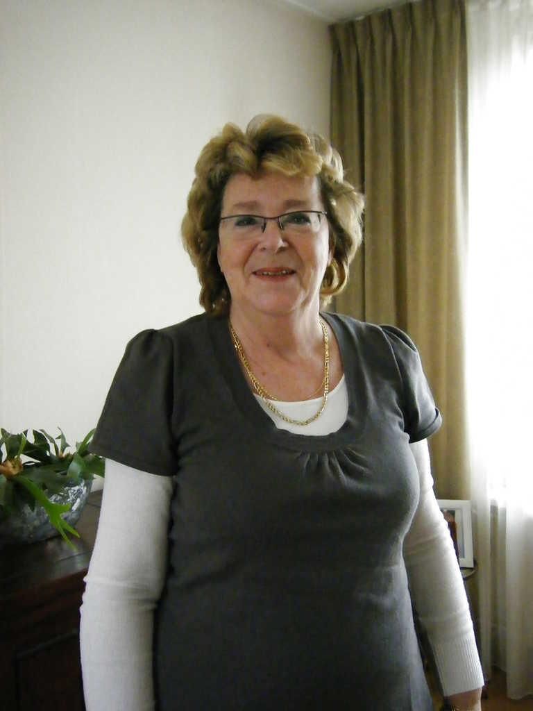 Mature NN but alluring