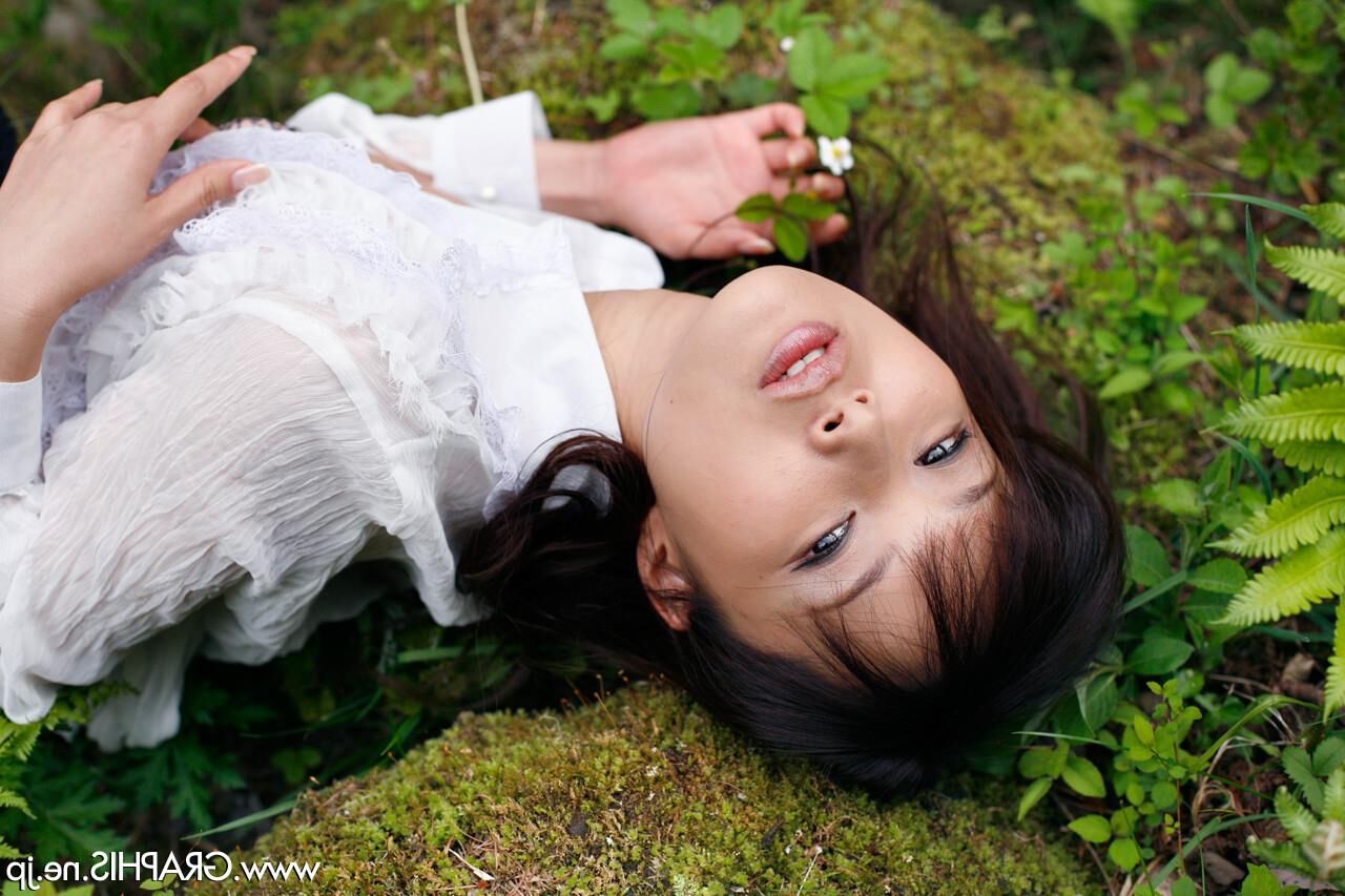 Yua Aida GraphisGals No. Hesitant Sheep