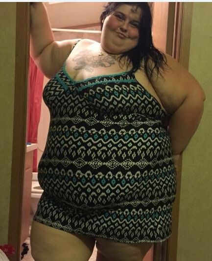 Large Women in Dresses and Skirts