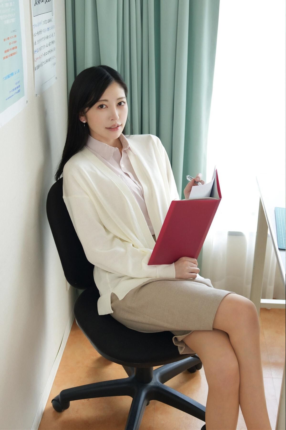 Hinako Mori Eu me apaixonei por uma aula de professores.