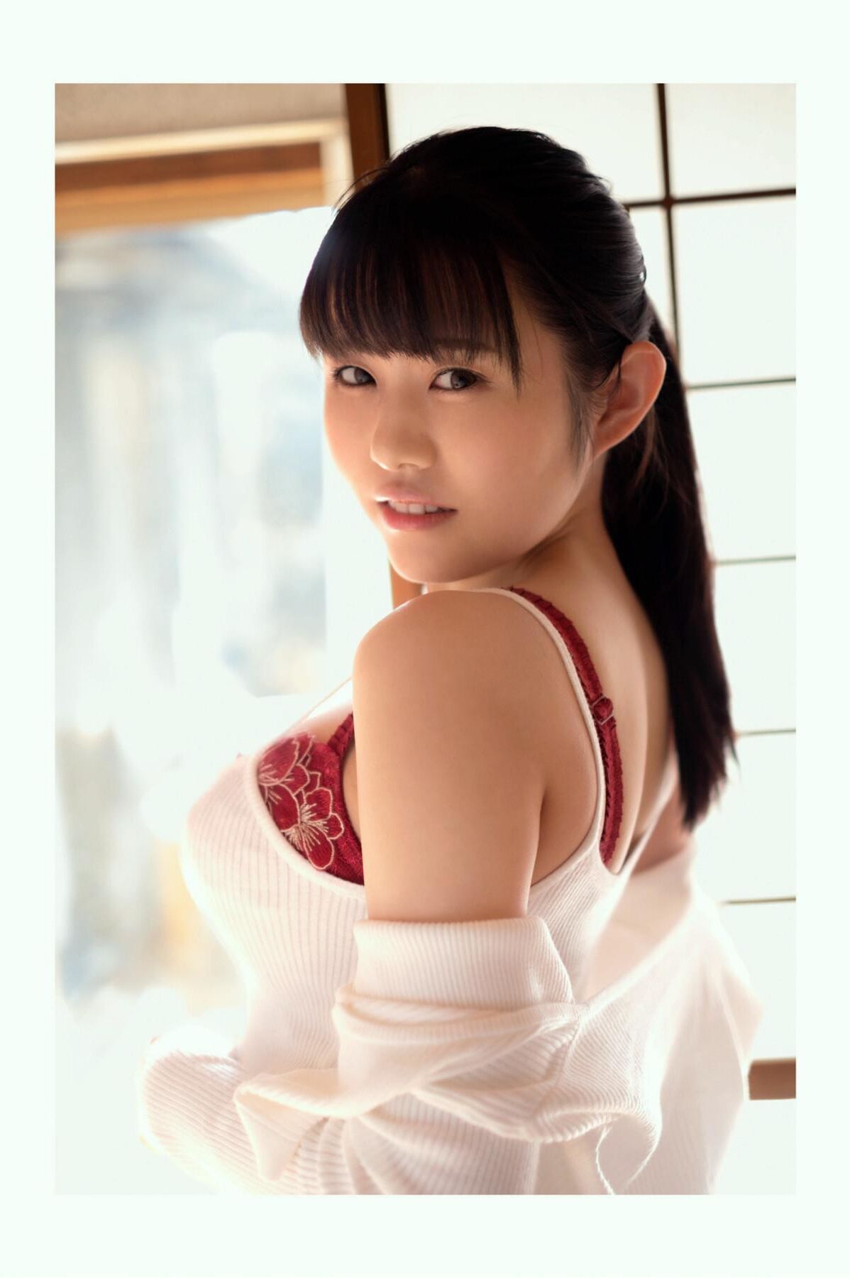 Maya kikuchi queimando em seu olhar