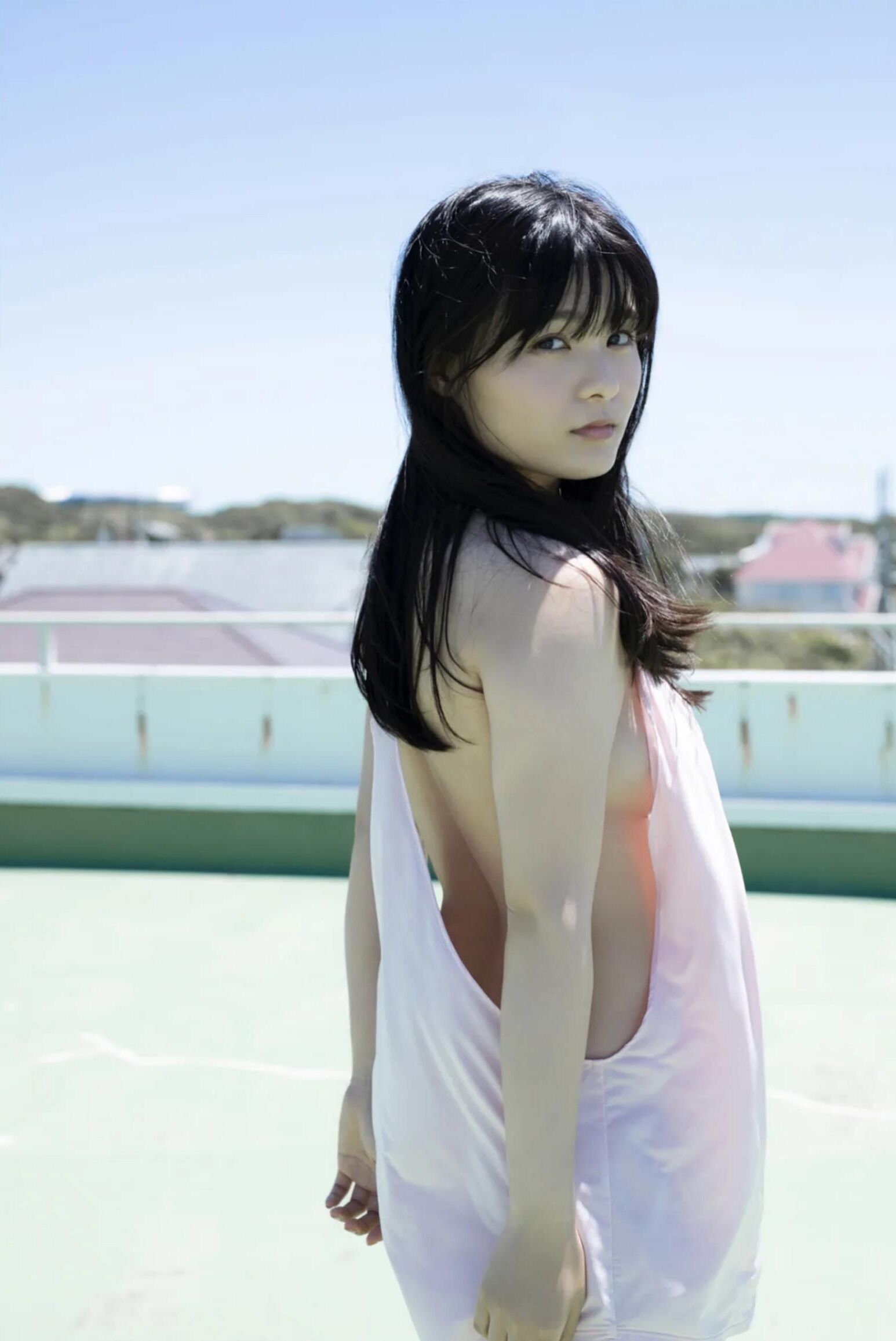 Mizuki Hoshina tira seu yukata