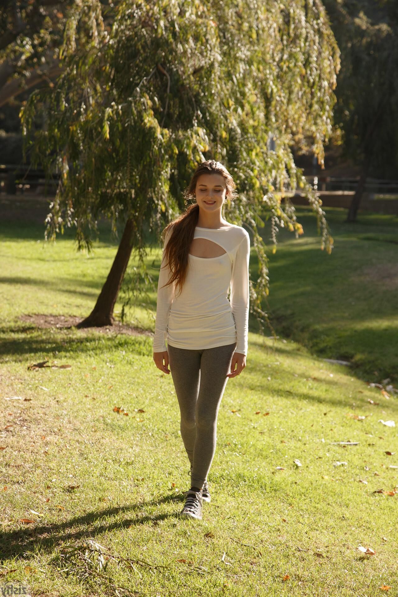 Alex Mae em Upscale Park
