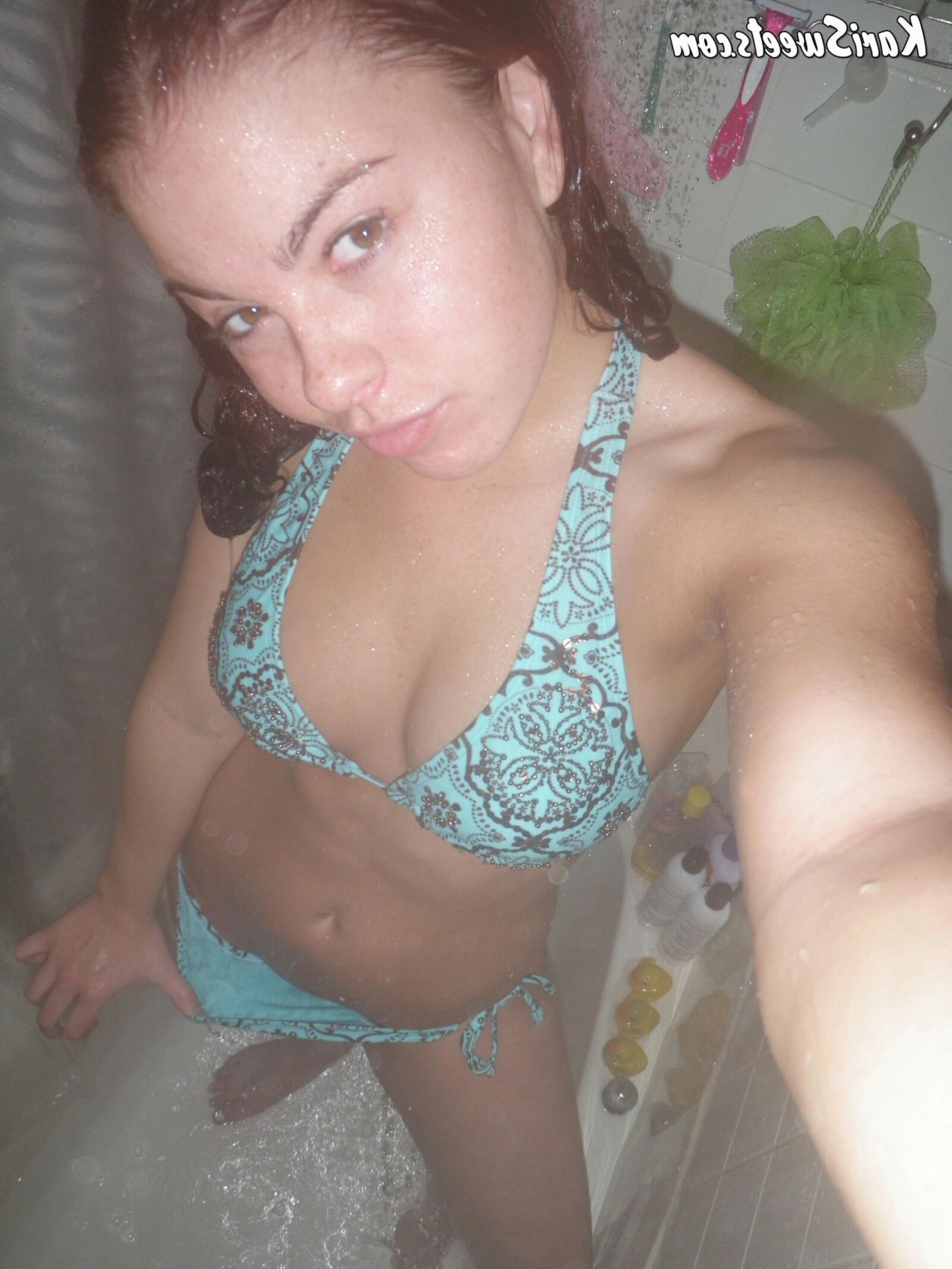 Kari Sweets Bikini Chuveiro