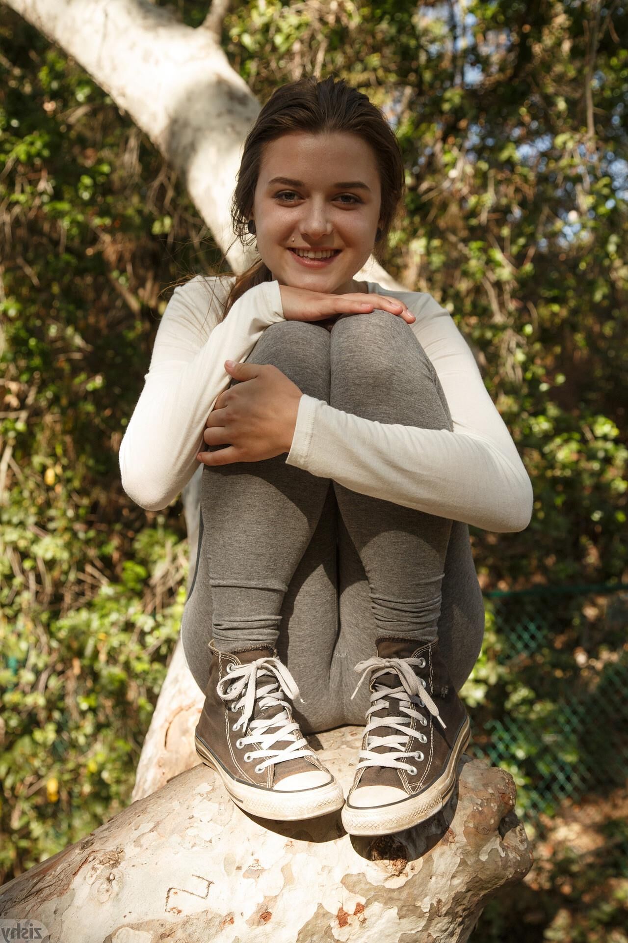 Alex Mae em Upscale Park