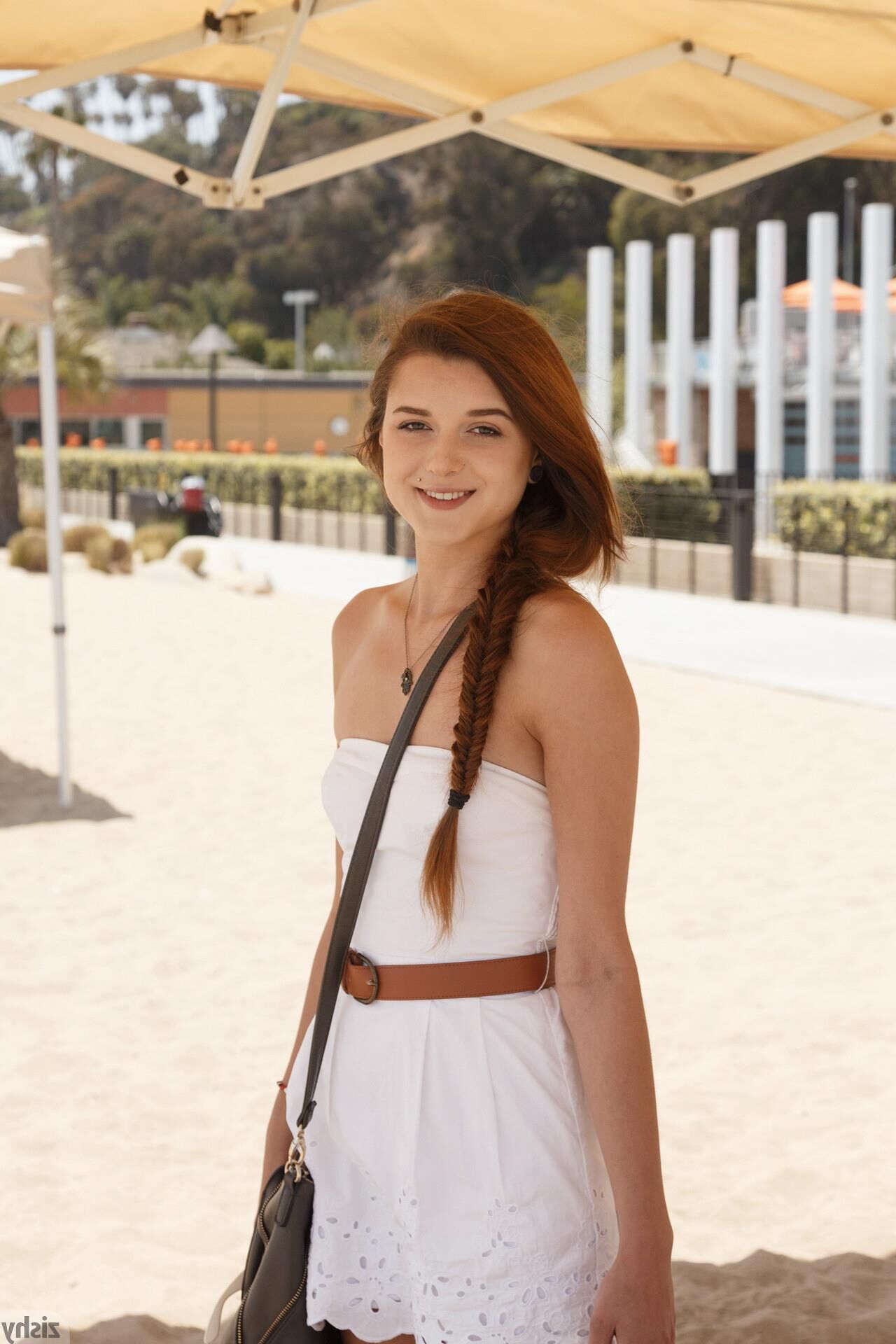 Alex Mae invisível em Annenberg