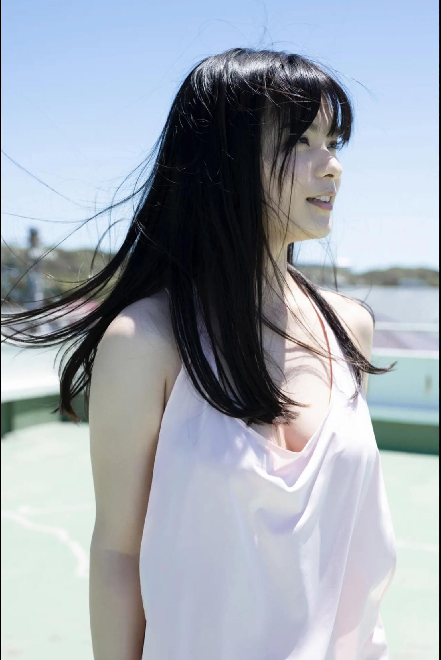 Mizuki Hoshina tira seu yukata